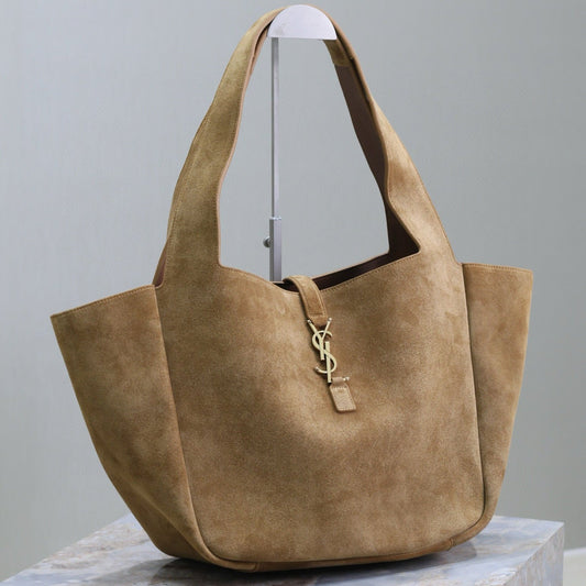 LE 5 À 7 BEA TOTE BAG 50 IN GOLDEN LAMBSKIN SUEDE GOLD LOGO