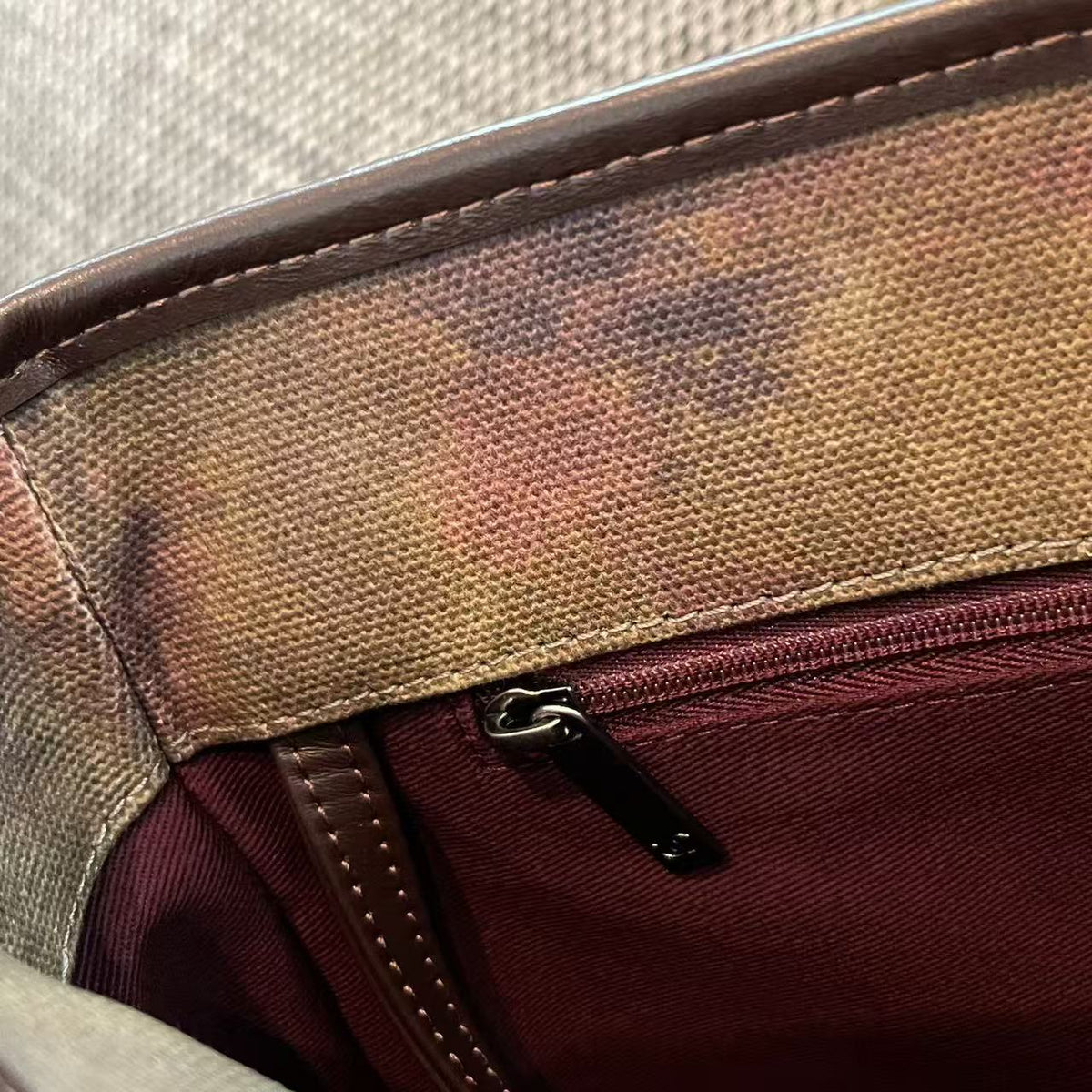 CC Graffiti On The Pavements Messenger Bag Multicolor Canvas