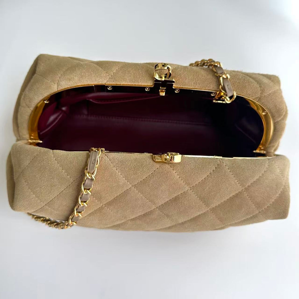 CC Large Quilted Clutch Chain Brown Suede 2026