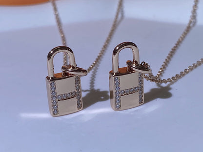 HM ADVANCED NICHE LOCK HEAD NECKLACE DIAMONDS