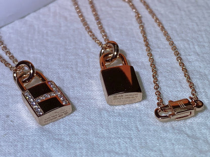 HM ADVANCED NICHE LOCK HEAD NECKLACE DIAMONDS