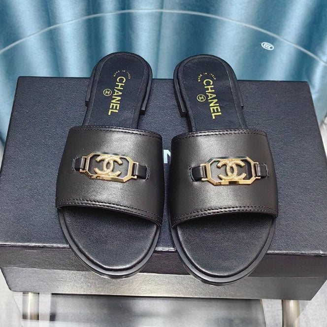 Chanel 2026 C-buckle Slippers Sheepskin 711020