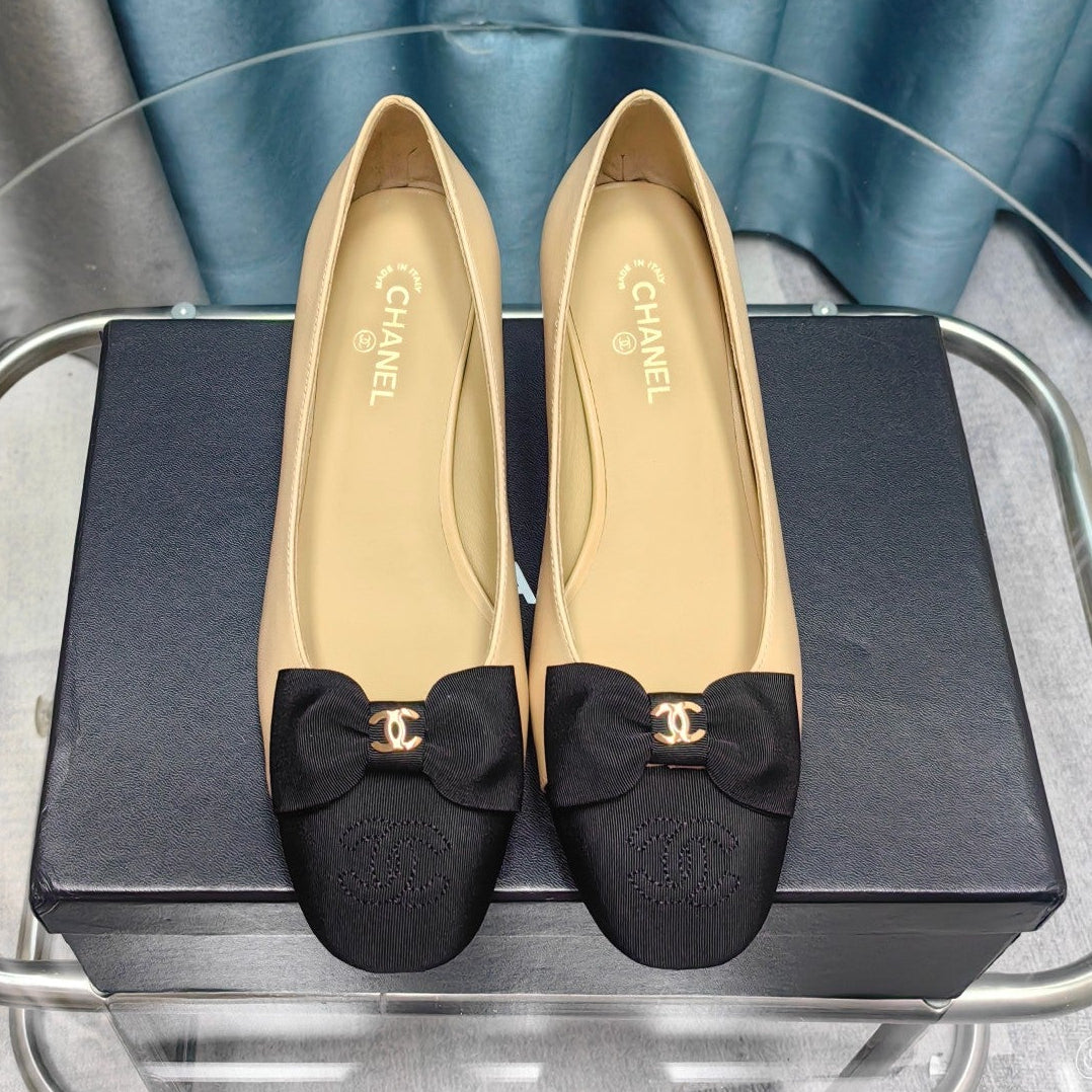 Chanel 2026 Bow Pump Leather Fabric 711666