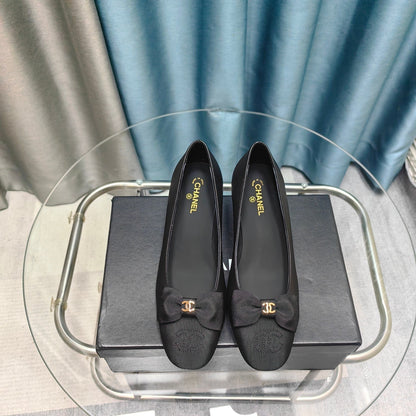 Chanel 2026 Bow Pump Leather Fabric 711666
