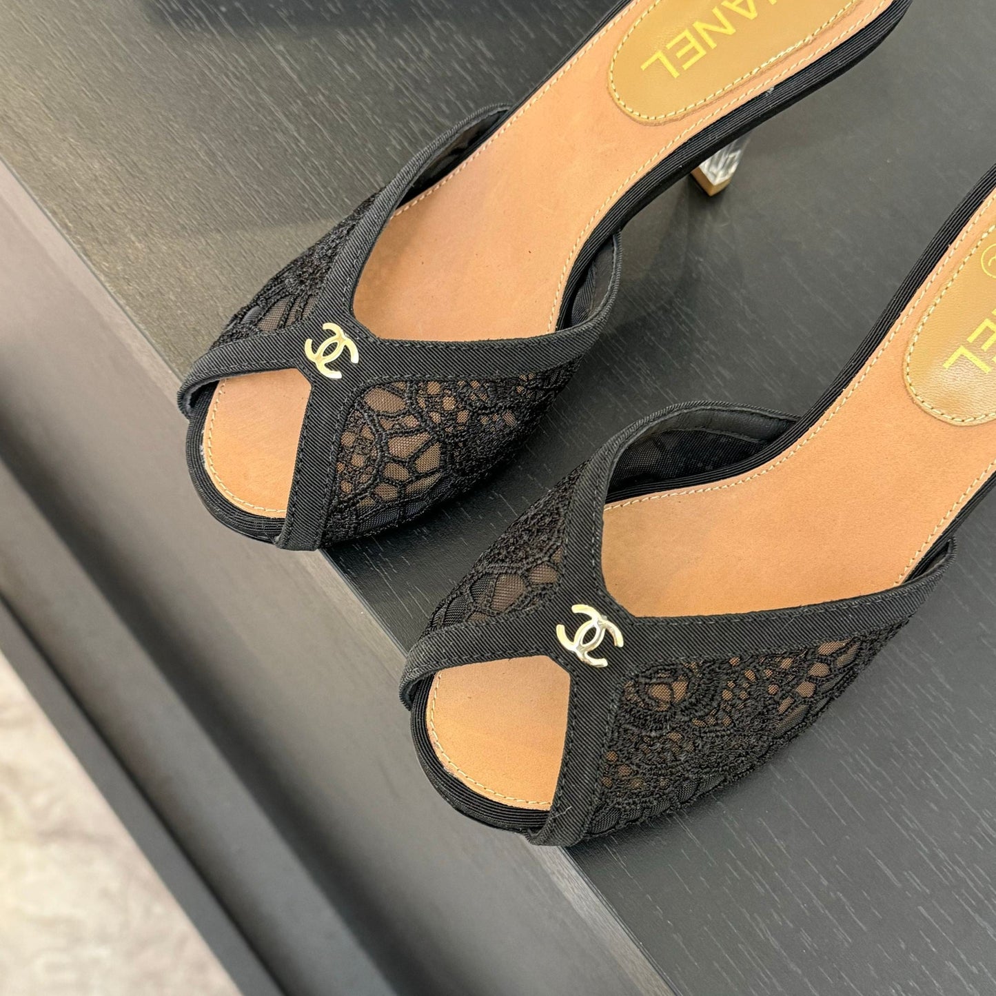 CC 2026 High Heeled Slippers 70 Lace Cowhide 700609