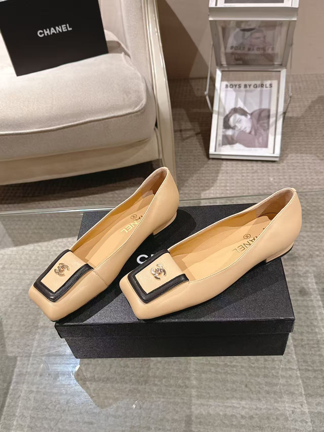 Chanel 2026 Pump Suede and Lambskin