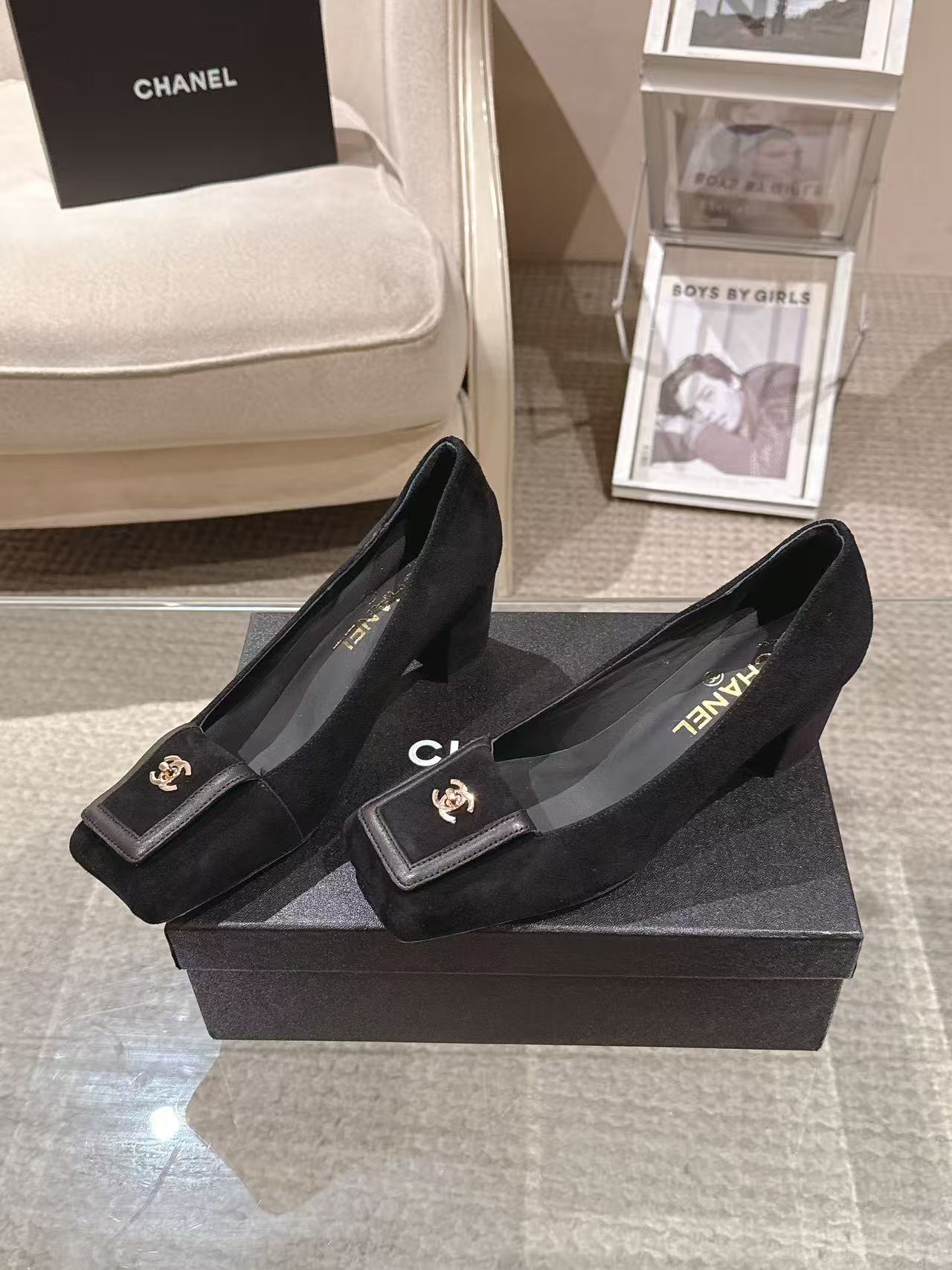 Chanel 2026 Pump Suede and Lambskin