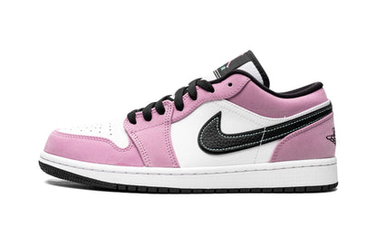 Air Jordan 1 Low SE Violet Shock Sneakers - Archive Edition