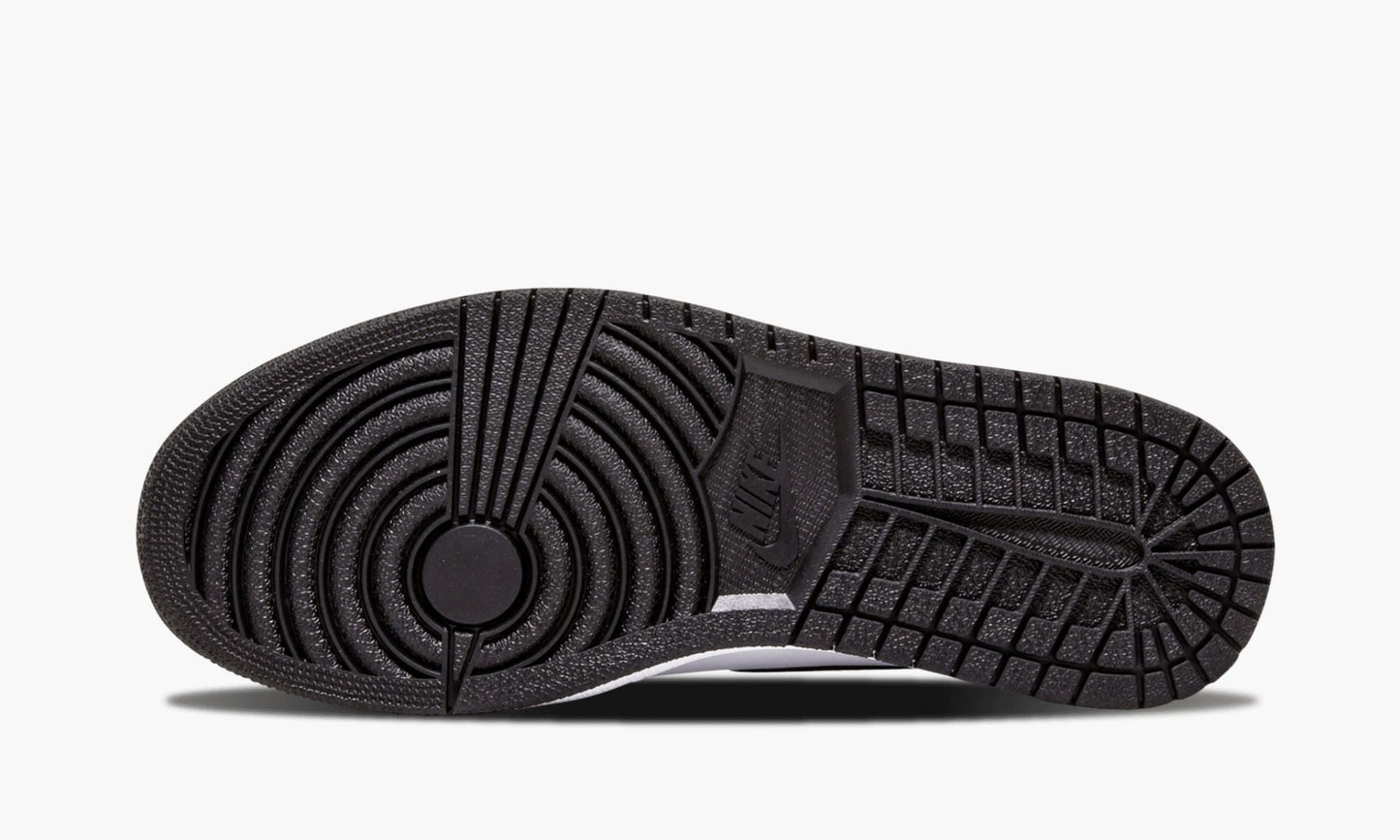 Air Jordan 1 Retro High Sneakers - Basketball Legend | Trending Sneakers