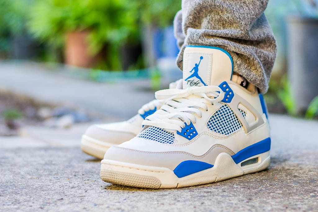 Air Jordan 4 Retro Military Blue 2012 Sneakers - Court Classic