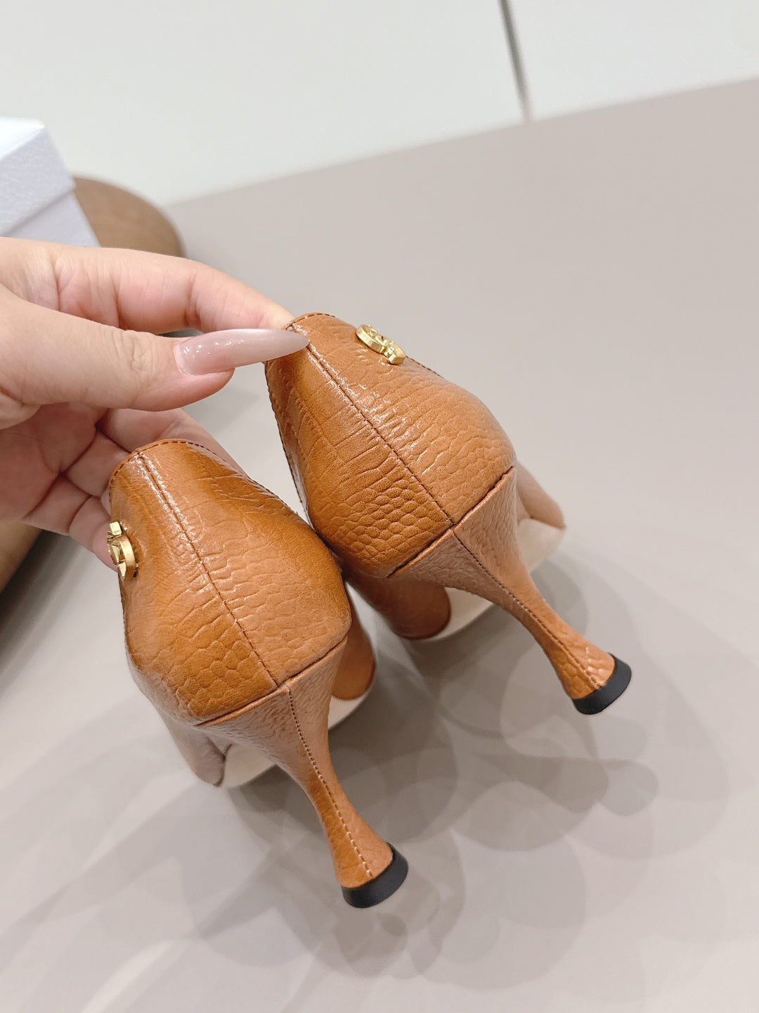 CD 26A Pump 95 Embossed Crocodile Leather