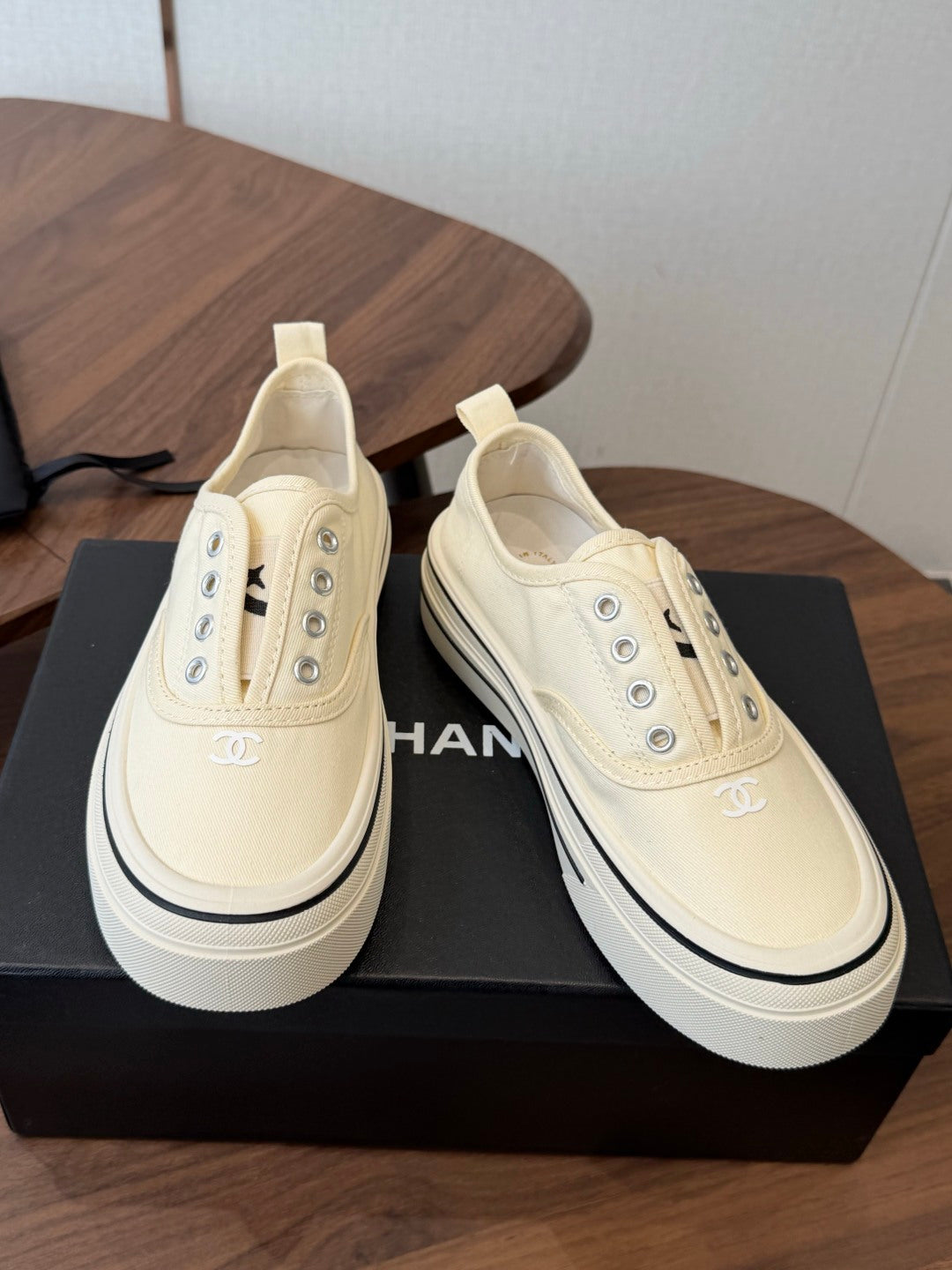 Chanel 2026 Casual Sneaker Canvas Sheepskin 833974