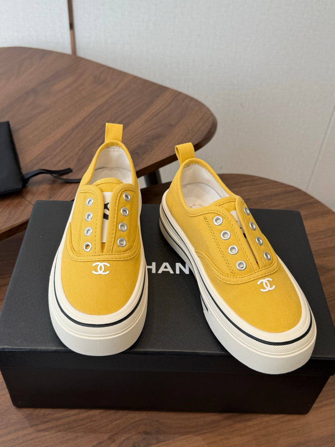 Chanel 2026 Casual Sneaker Canvas Sheepskin 833974
