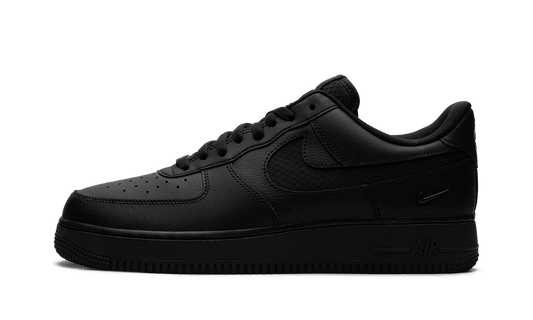 Air Force 1 '07 LV8 "Triple Black Ripstop" IH4452 001
