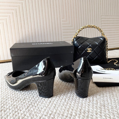 Chanel 2026 Pump With Heart-shaped Buckle Black Patent Leather 787144
