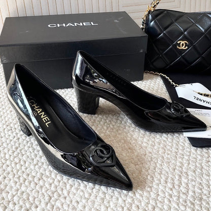 Chanel 2026 Pump With Heart-shaped Buckle Black Patent Leather 787144