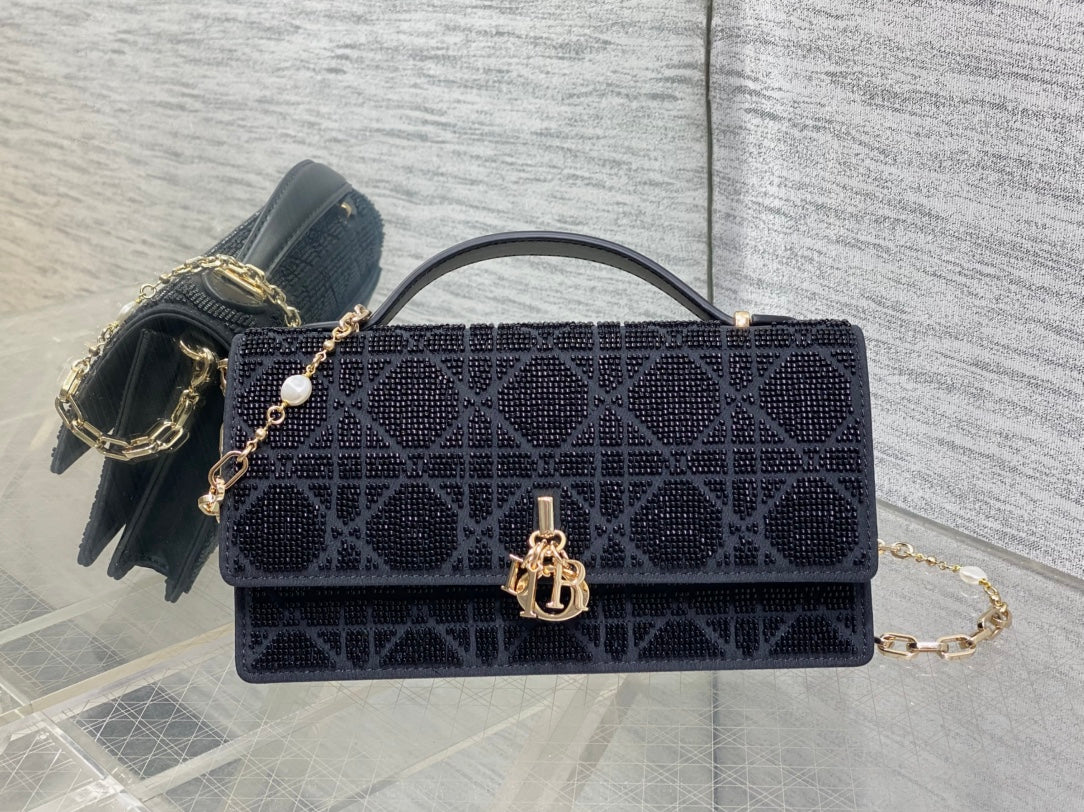 Dior 2026 Microbead-Embroidered Bag 21cm Cotton Leather 355271