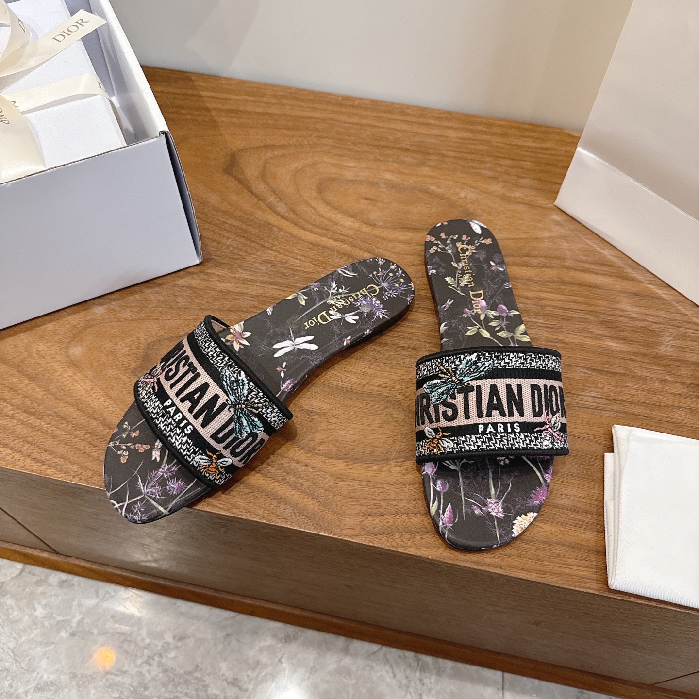 CD 26s Embroidered Sandals 45 Canvas Cowhide 685563