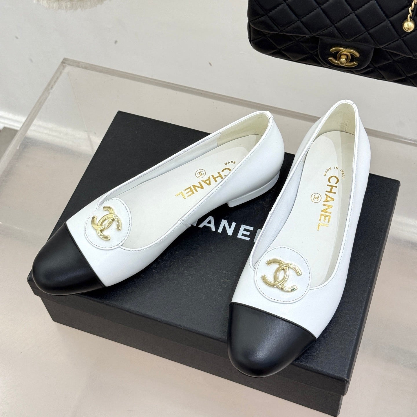 CC 2026 Loafers Sheepskin Gold Logo