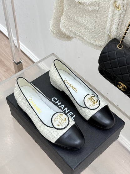 CC 2026 Loafers Sequined Fabric Sheepskin Gold Logo