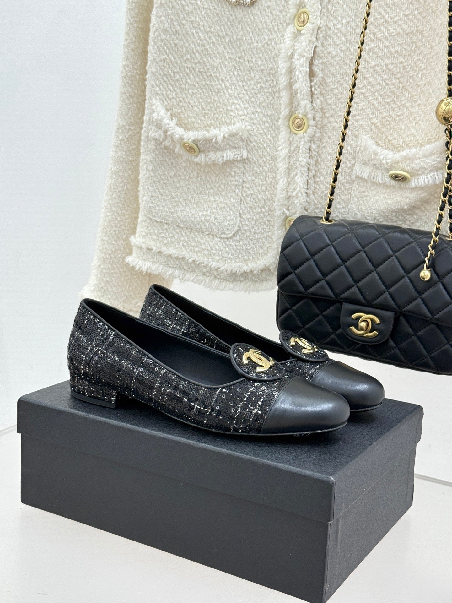 CC 2026 Loafers Sequined Fabric Sheepskin Gold Logo