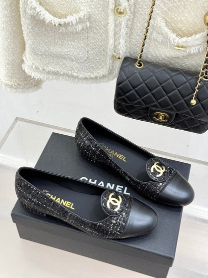 CC 2026 Loafers Sequined Fabric Sheepskin Gold Logo