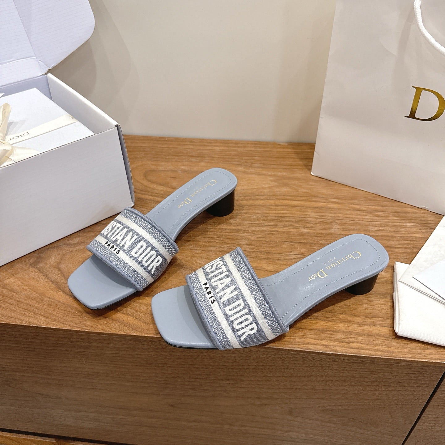 CD 26s Square - Toed Sandals Canvas Cowhide 685446