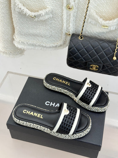 CC 2026 Slippers Double C Woven Lambskin