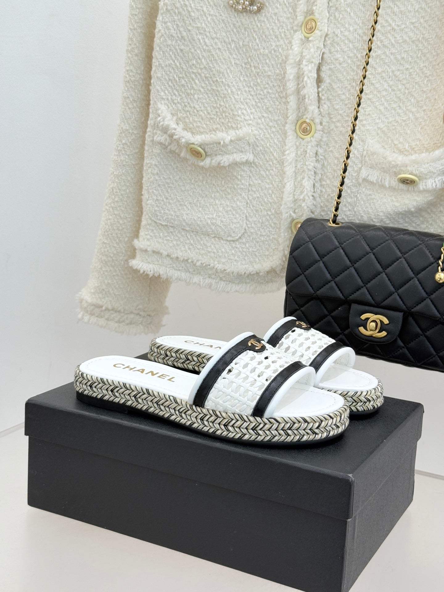 CC 2026 Slippers Double C Woven Lambskin