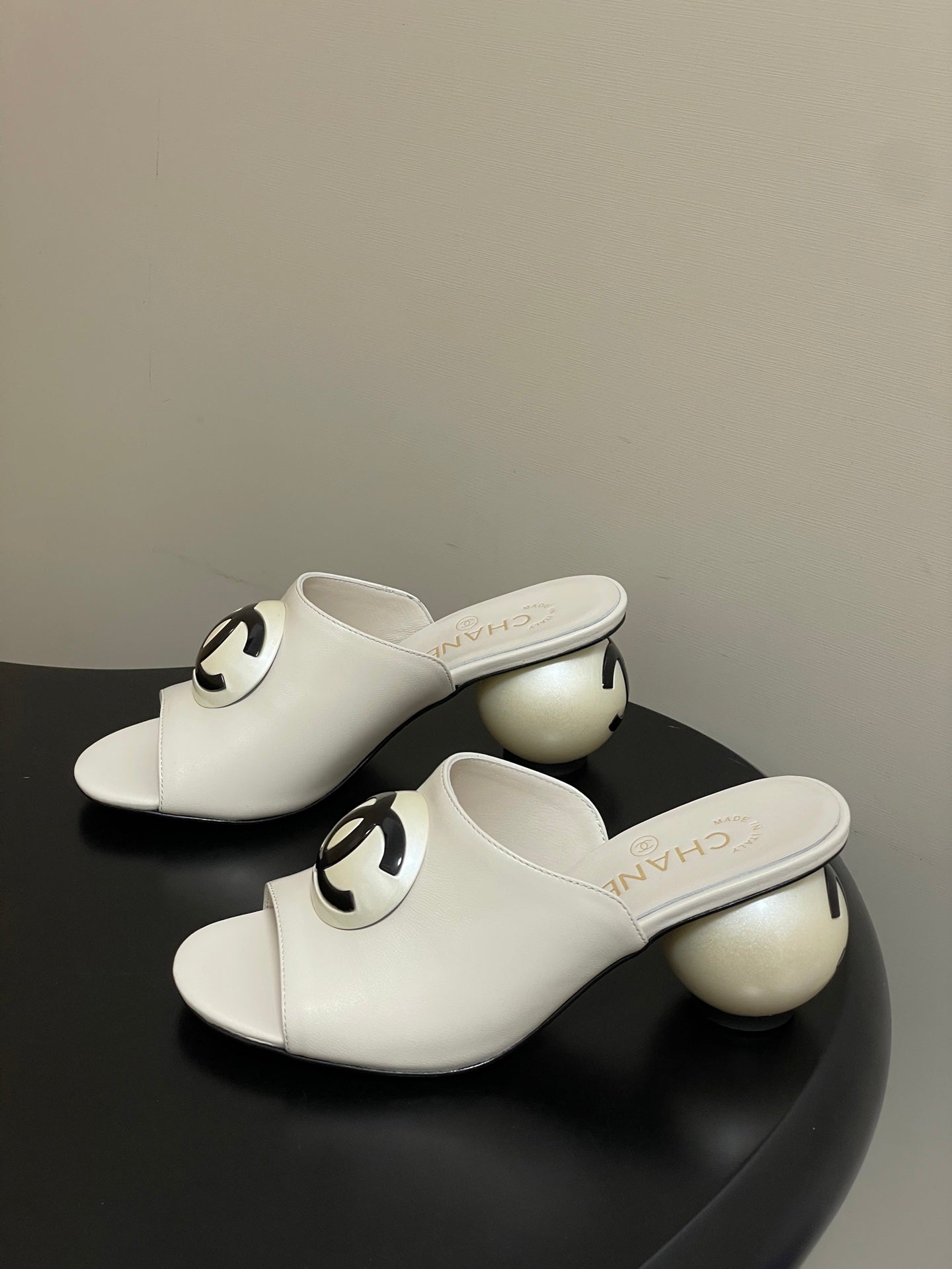 CC 2026 Pearl Heel Sandals 70 Double C Buckle Sheepskin
