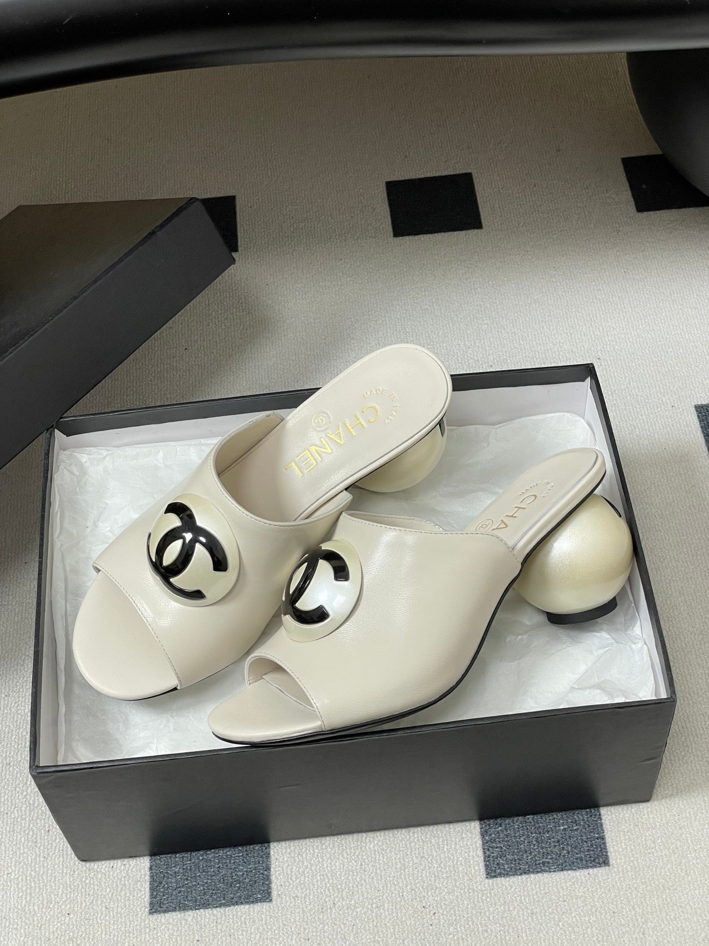 CC 2026 Pearl Heel Sandals 70 Double C Buckle Sheepskin