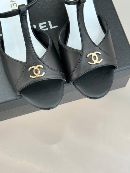 CC 2026 Peep-Toe Sandals 100 Sheepskin