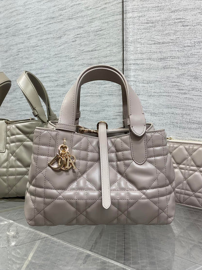Dior 2026 Toujours Vertical Tote Bag Elegant Grey Calfskin 286656