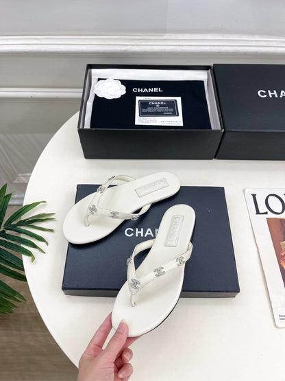 Chanel 2026 Double C Rhinestone Flat Flip-Flops Lambskin Sheepskin 831523