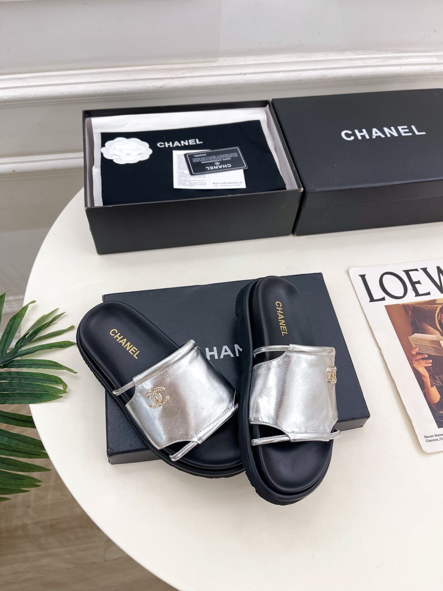 Chanel 2026 Platform Casual Slippers Patent Leather Sheepskin 831556