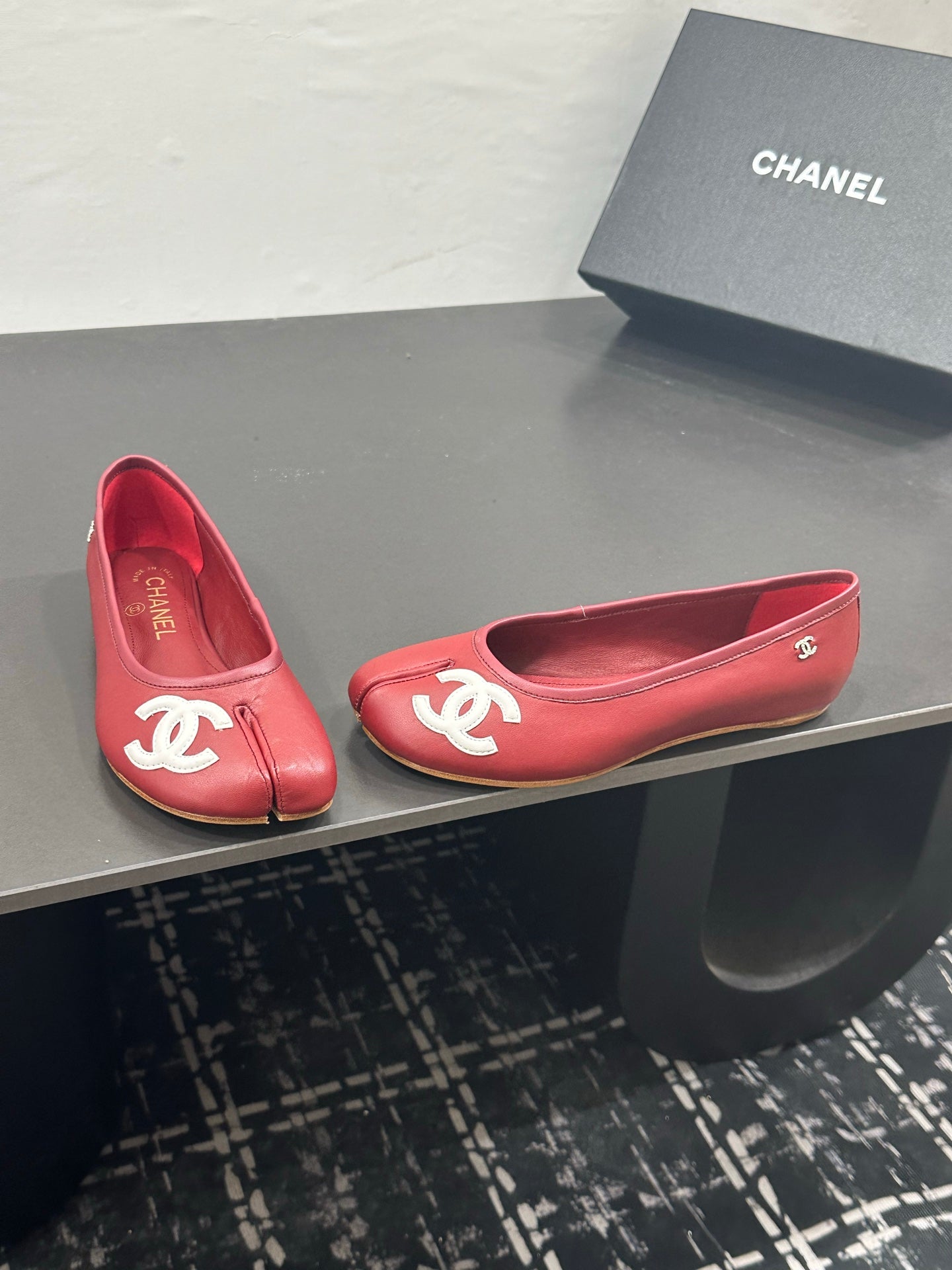 Chanel 2026 Ballet Flats Leather Sheepskin 832540