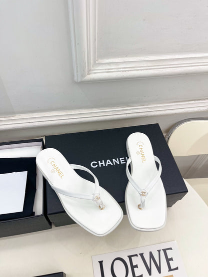 Chanel 2026 Double C Flip-Flops Leather Sheepskin 831459