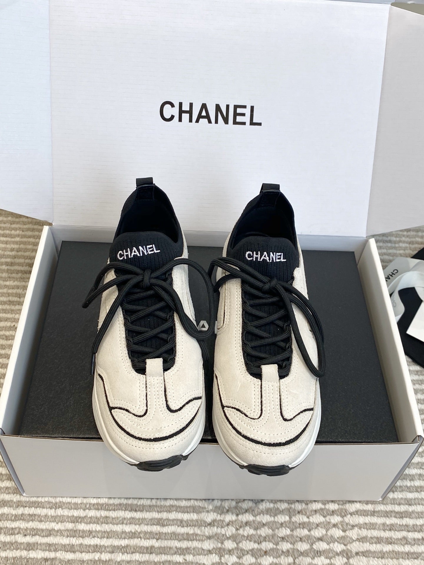 Chanel 2026 Sneaker Suede Calfskin 858560