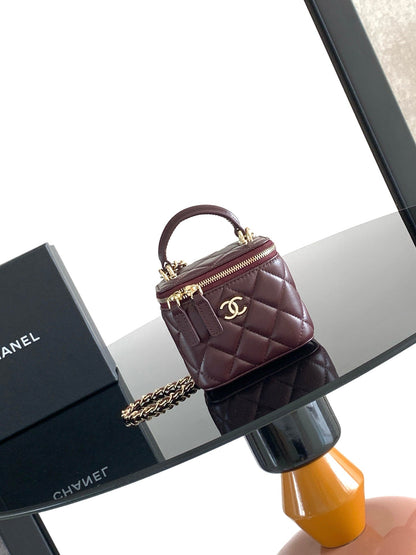 Chanel 2026 Chain Handle Makeup Bag 11cm Lambskin