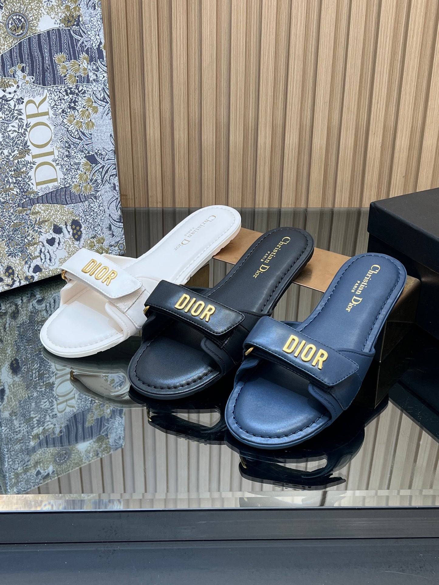CD 26s Beach Sandals Navy Blue Sheepskin 665319