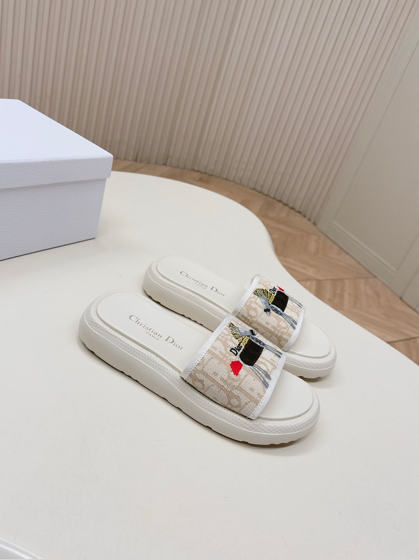 CD 26s  Slippers White Beige Canvas Lambskin 643803