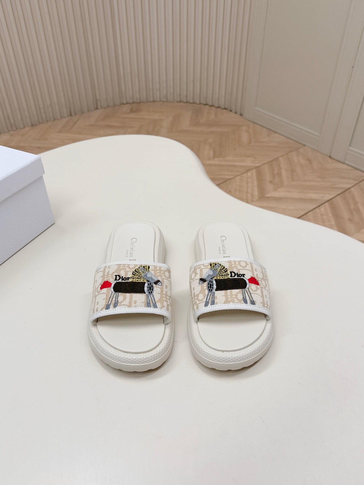 CD 26s  Slippers White Beige Canvas Lambskin 643803