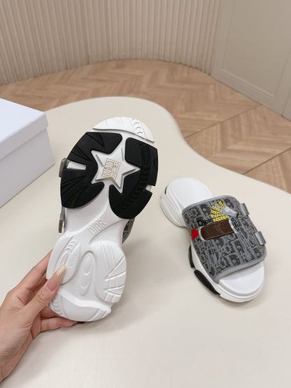 CD 26s  Platform Slippers 35 Gray White Canvas Lambskin 643811