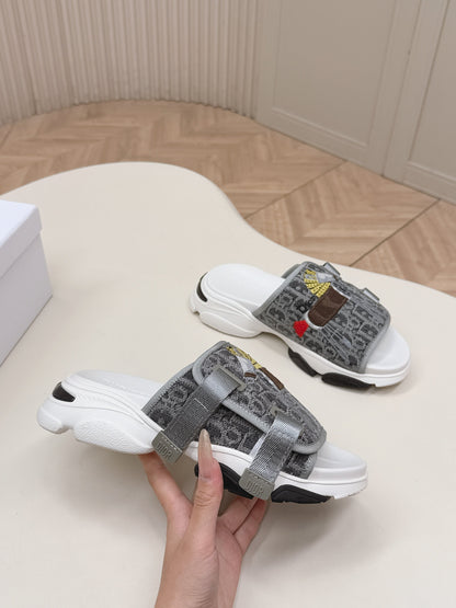 CD 26s  Platform Slippers 35 Gray White Canvas Lambskin 643811