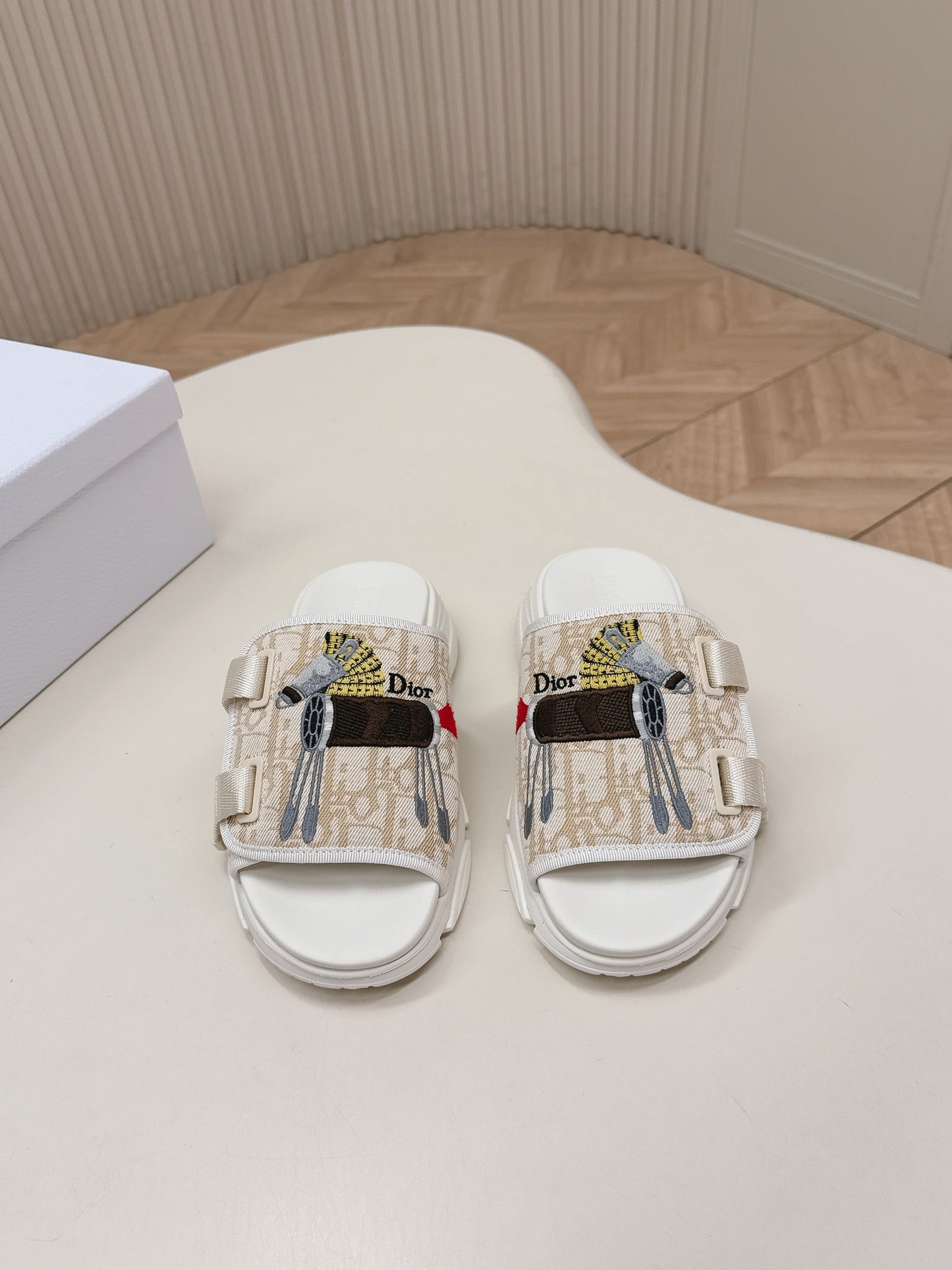 CD 26s  Platform Slippers 35 Beige White Canvas Lambskin 643812
