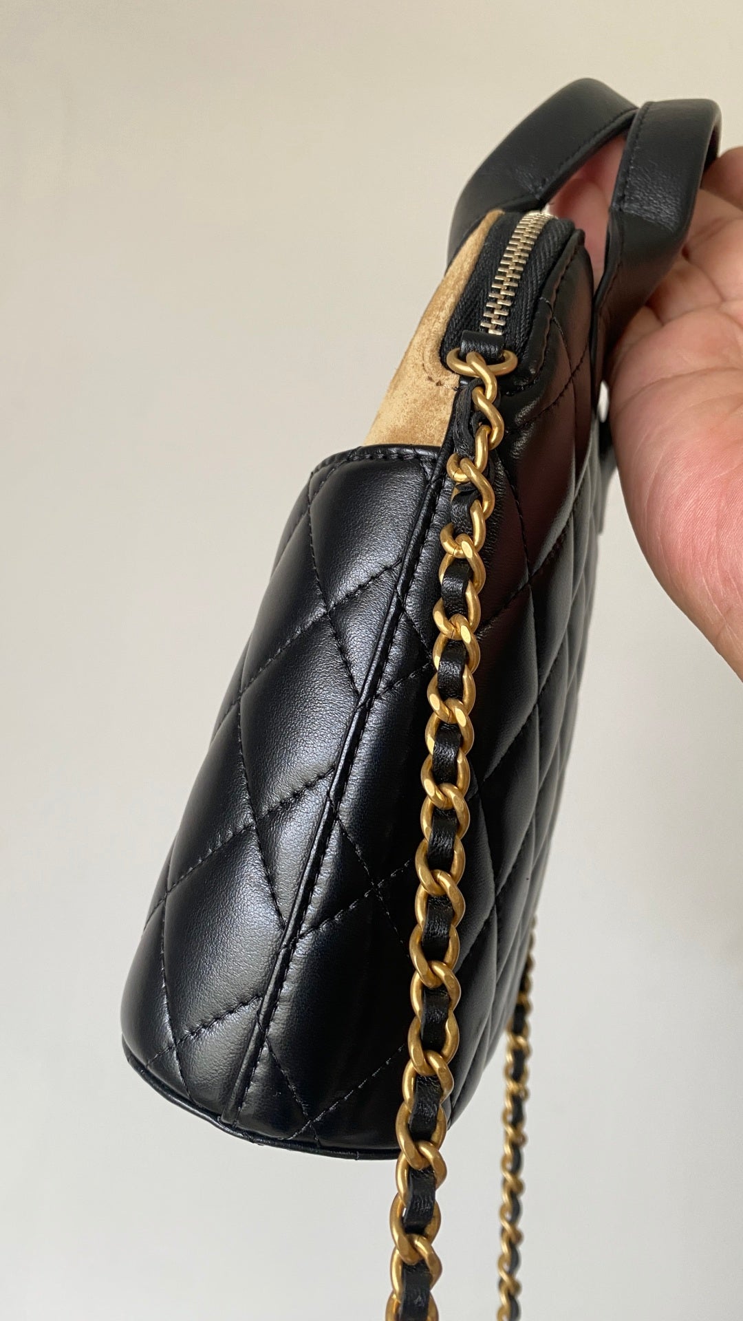 CC Clutch with chain 18 black brown suede calfskin
