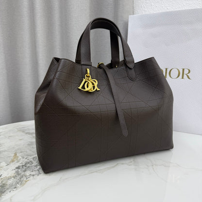 Dior 2026 Toujours Handbag Grained Calfskin