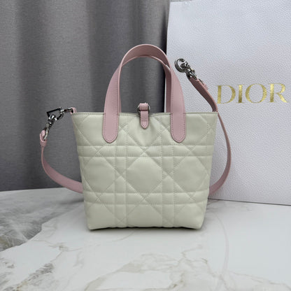 Dior 2026 Toujours Vertical Handbag 18.5cm Off-White And Soft Pink Calfskin