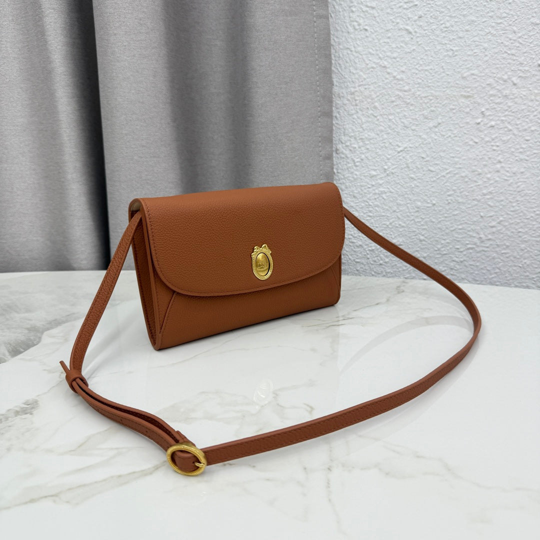 Dior 2026 Medaillon Envelope Bag 20.5cm Calfskin 158554