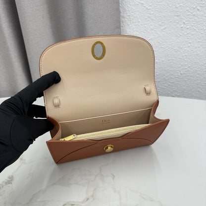 Dior 2026 Medaillon Envelope Bag 20.5cm Calfskin 158554